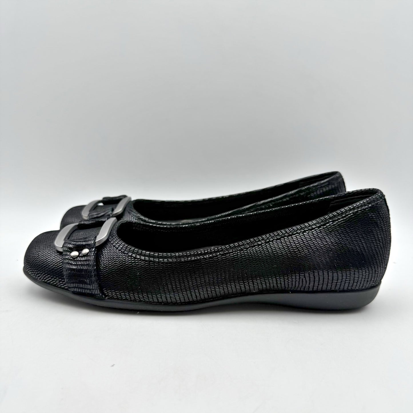 Trotters Womens Sizzle Flats US 7 Narrow EU 37.5 Black Leather Slip On NWOB