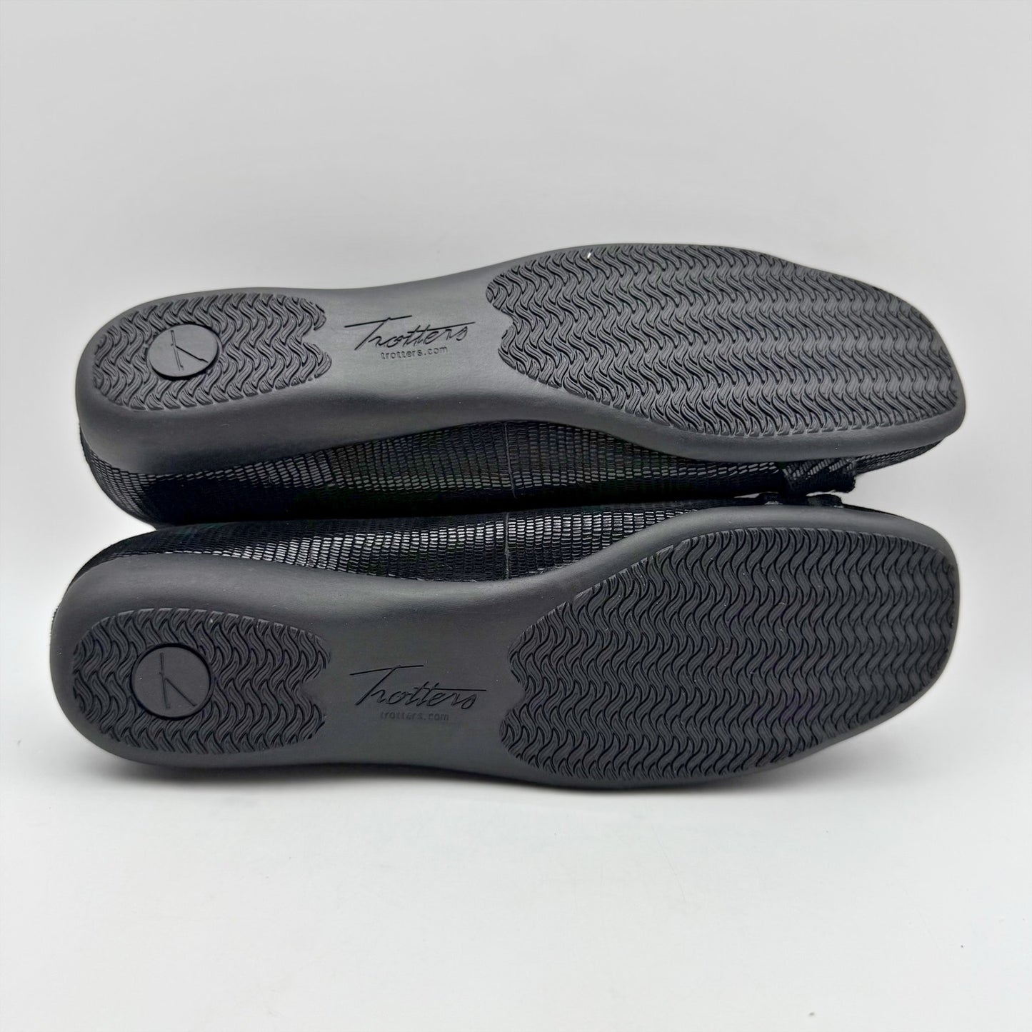 Trotters Womens Sizzle Flats US 7 Narrow EU 37.5 Black Leather Slip On NWOB