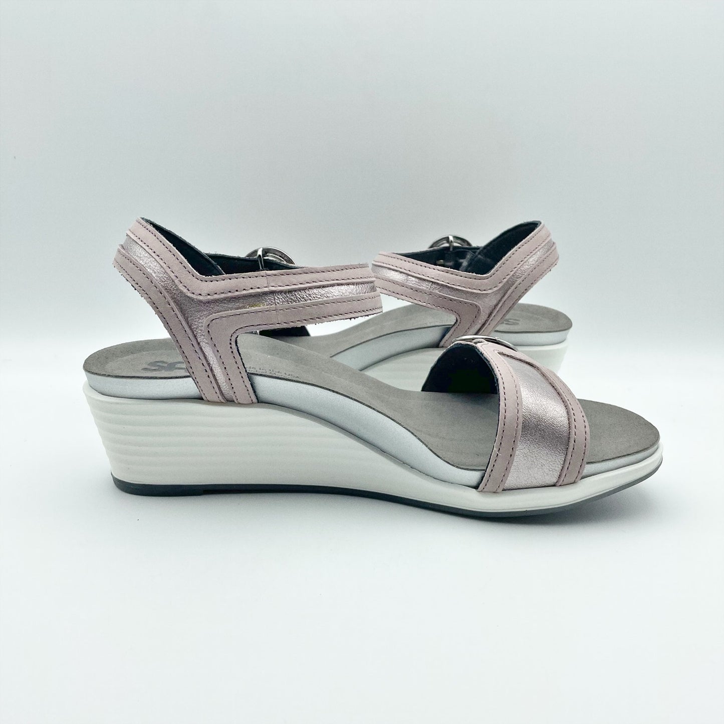 SAS Womens Seight Wedge Sandal US 7.5WW Purple Silver Leather NIB