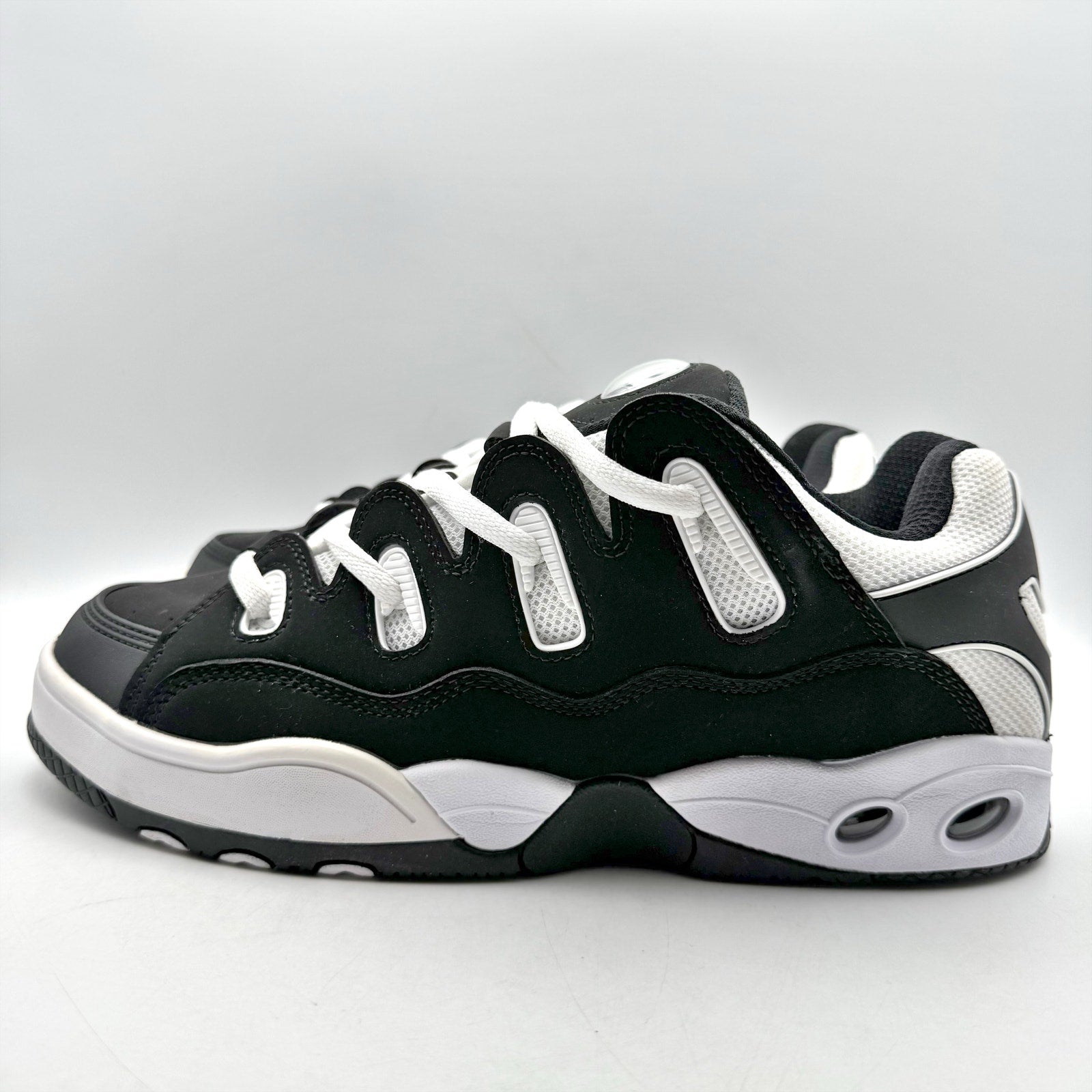 Osiris Mens D3 OG Sneakers US 12 EU 47 Black White EUC