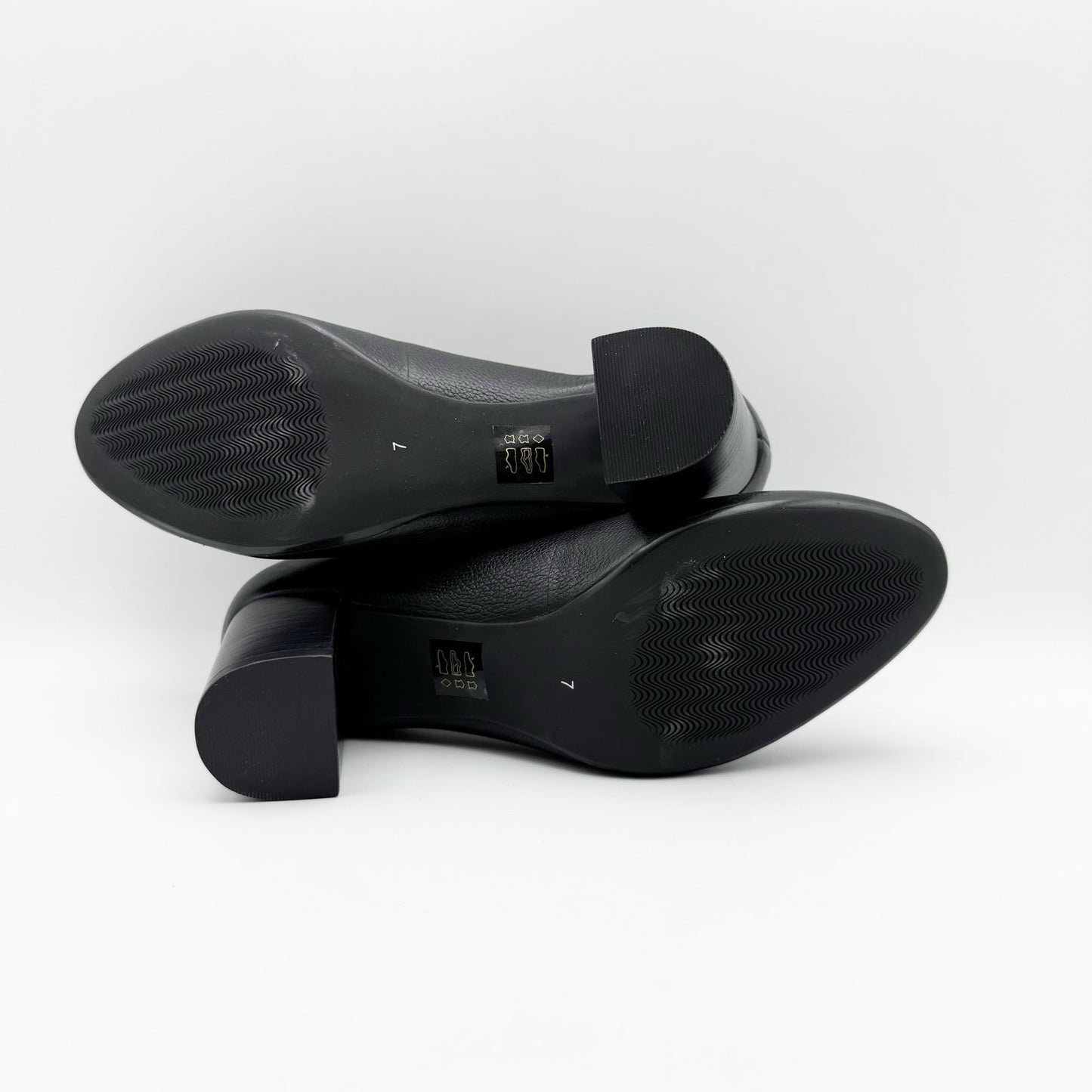 Marc Joseph New York Womens Midtown Pumps US 7 Black Leather Round Toe NIB