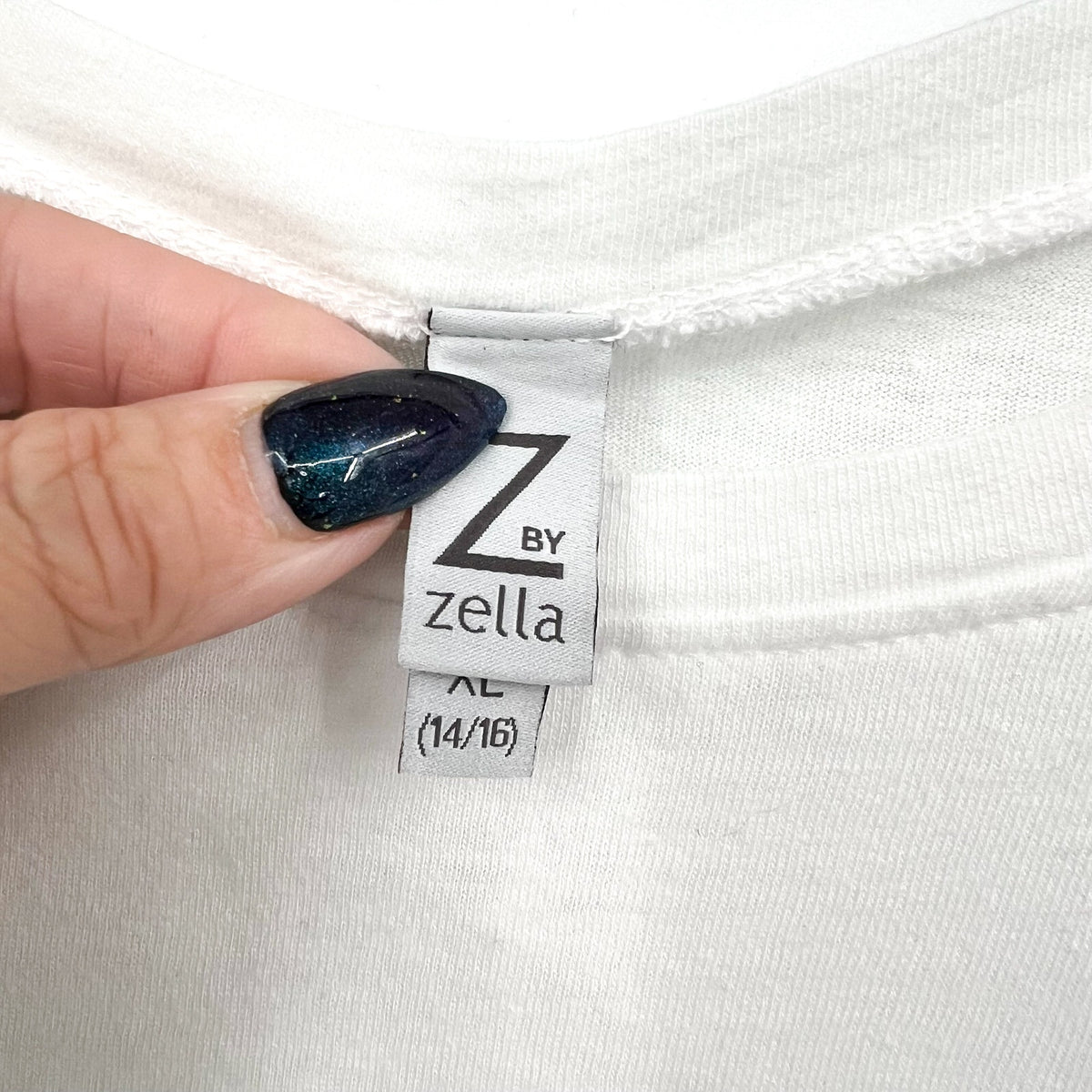 Z BY ZELLA Girls Twist Front Long Sleeve T-Shirt XL White Crewneck NWOT