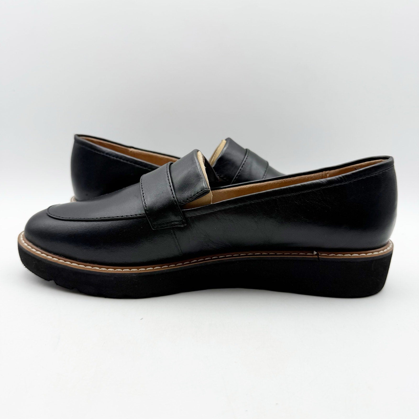 Naturalizer Womens Adiline Flat Loafers Size 8 NARROW Black Leather Slip On NIB
