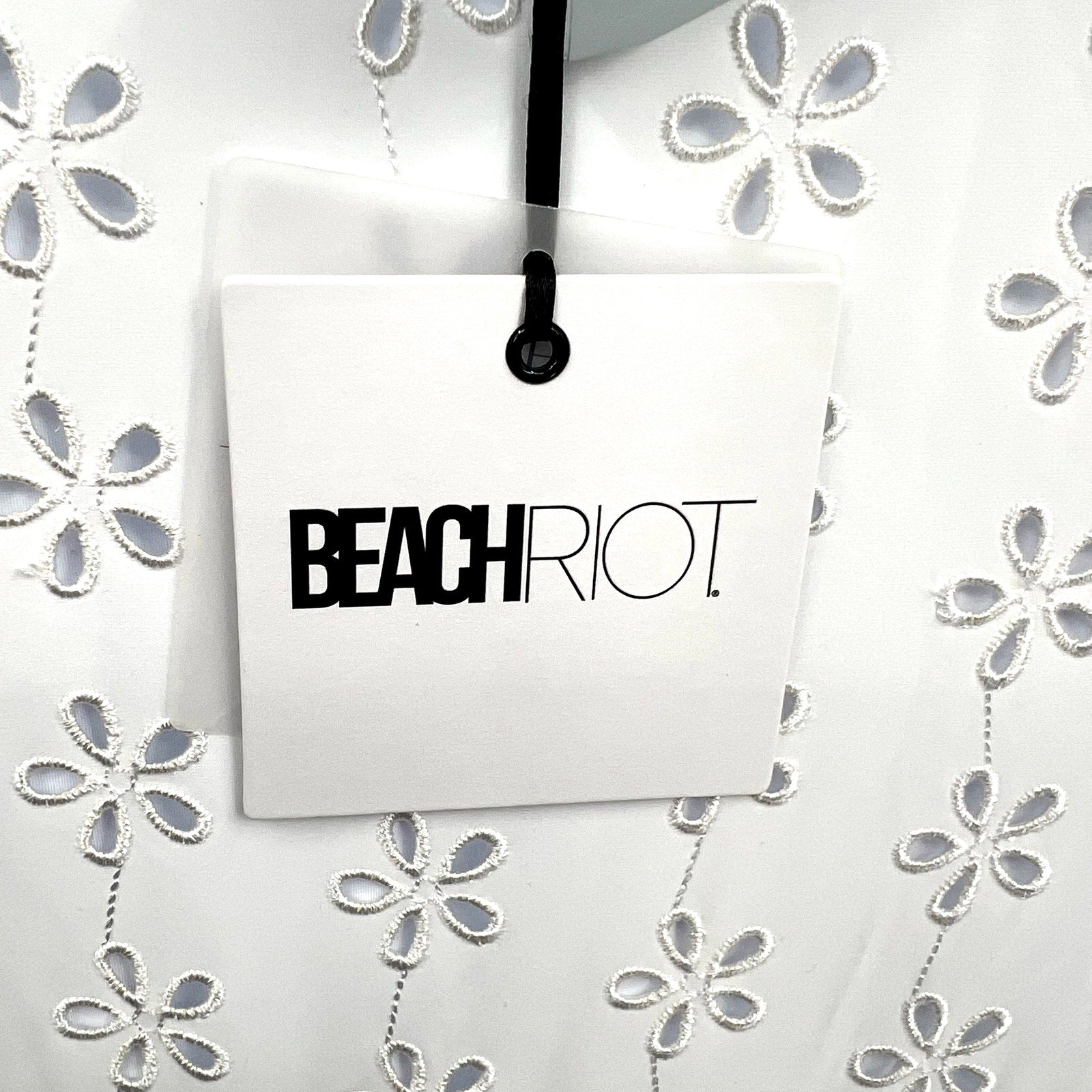 BEACH RIOT Reese Eyelet One Piece Swimsuit Small White Magnolia V-Neck NWT