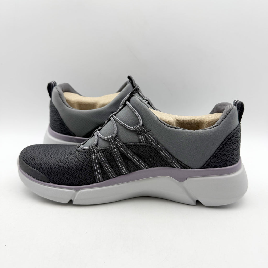 BZees Womens Hero Sneakers US 7 M EU 37 Grey Athletic NIB