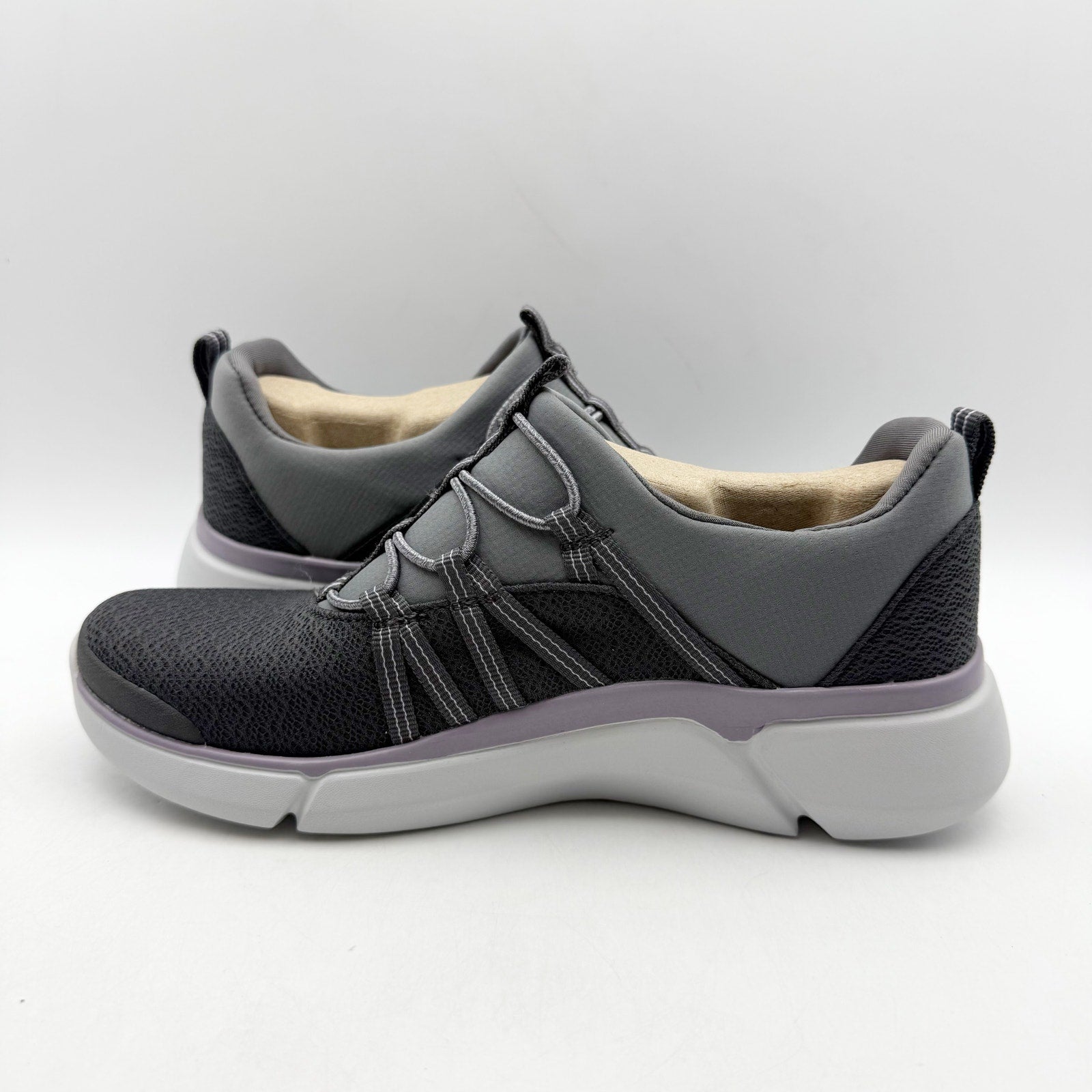 BZees Womens Hero Sneakers US 7 M EU 37 Grey Athletic NIB