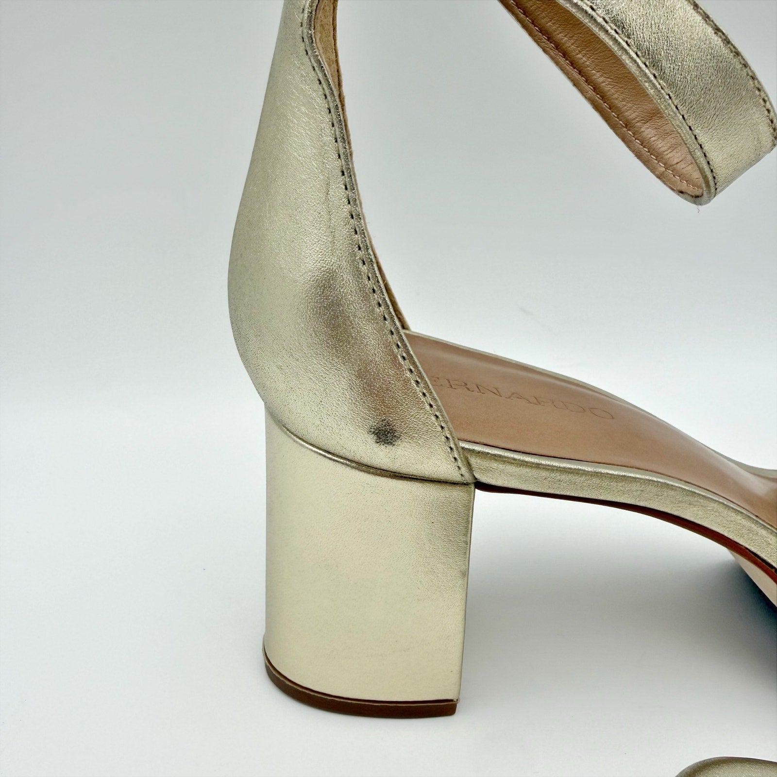 Bernardo Womens Carla Heeled Sandals Size 9.5 Champagne Leather Ankle Strap NWOB