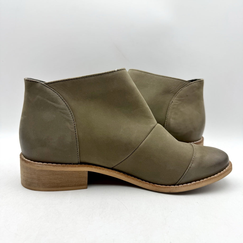 Crevo Womens Coralie Ankle Bootie US 8 EU 38.5 Green Leather NWOB