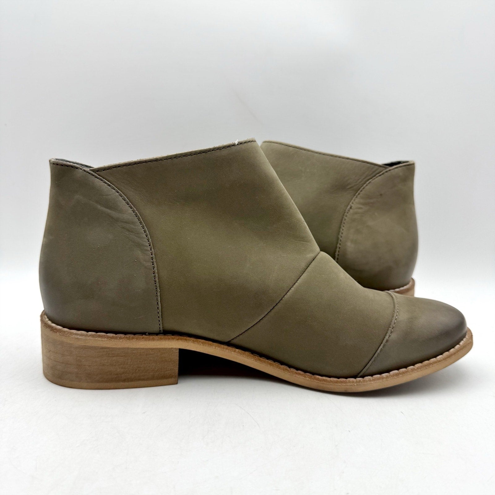 Crevo Womens Coralie Ankle Bootie US 8 EU 38.5 Green Leather NWOB