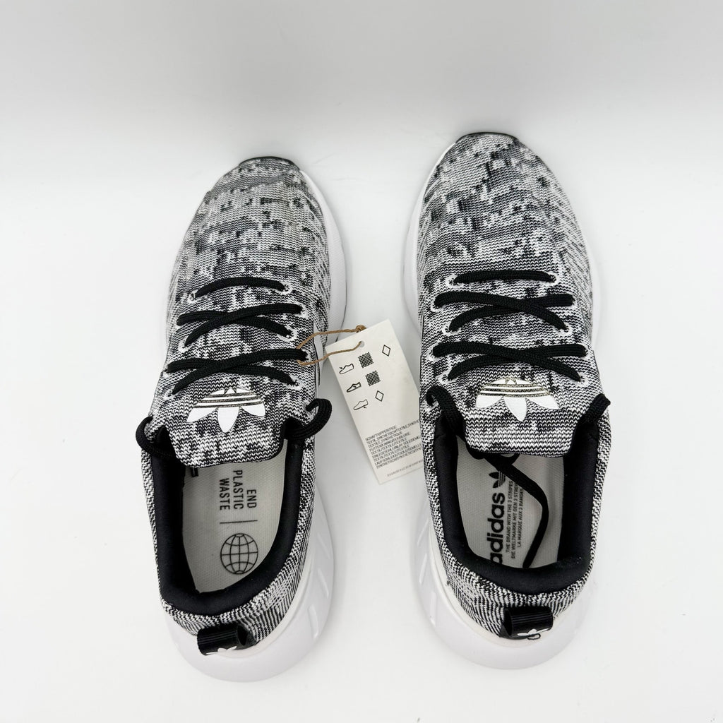 Adidas Kids Swift Run 22 Athletic Shoes Size 5 Grey White Running NWT