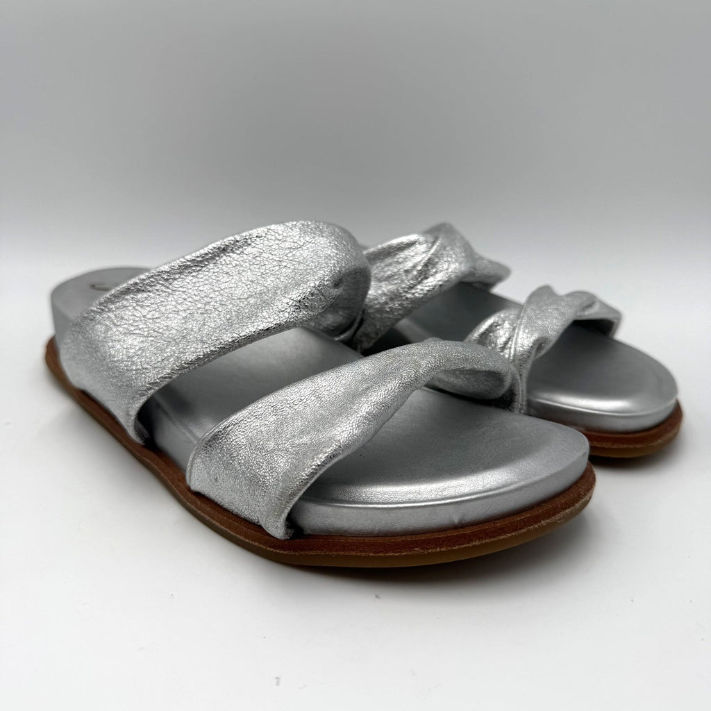 Sofft Womens Ainsworth Slide Sandals Size 7 Silver Metallic Leather NWOB