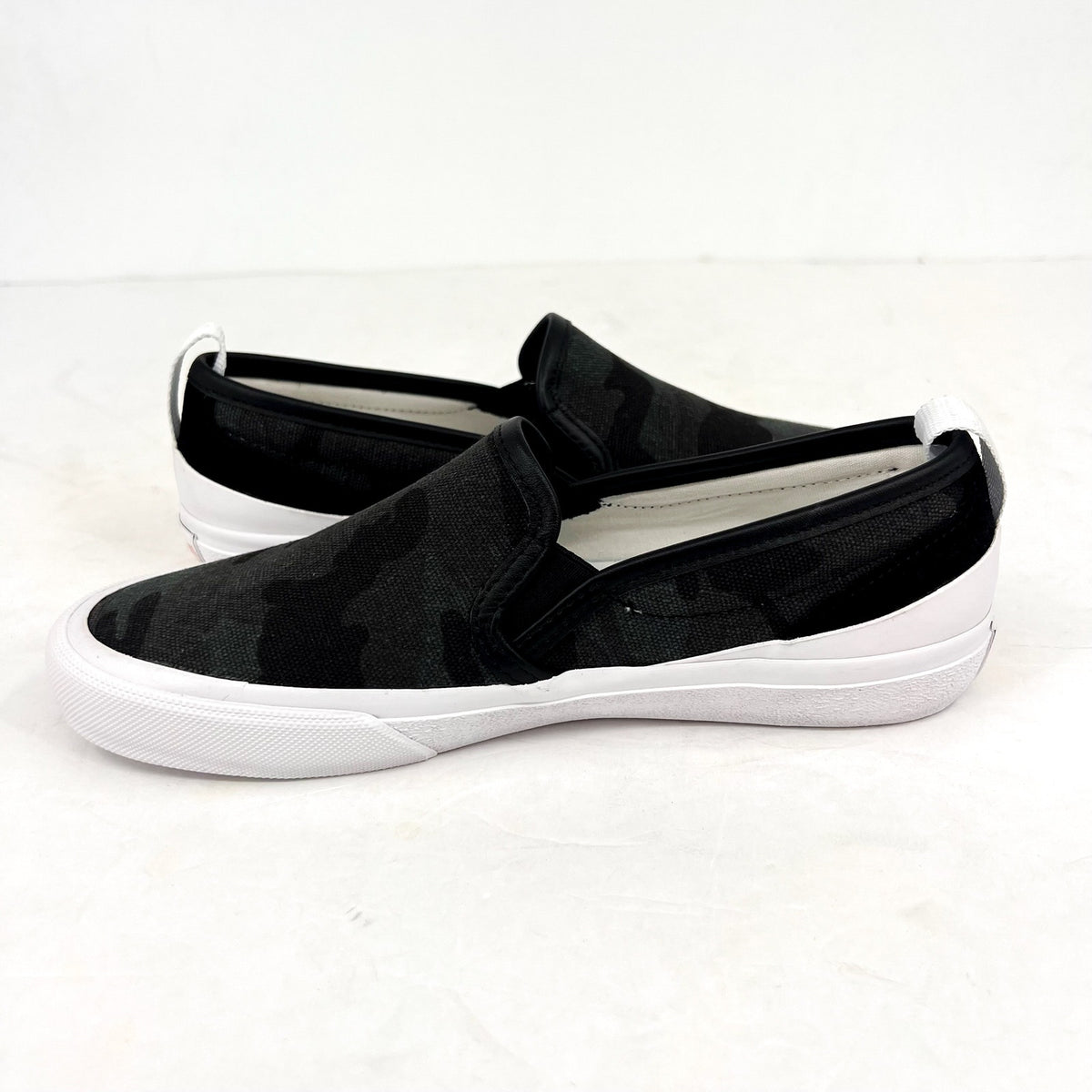 OFFICIAL PROGRAM Mens 7.5 Womens 9 STU-80 Slip On Sneakers Black White Camo NWOB