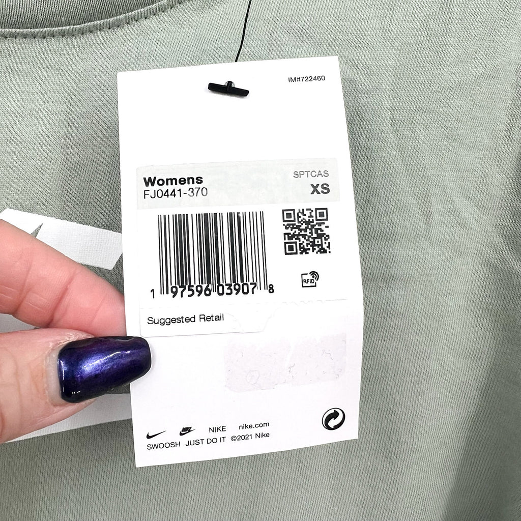 NIKE Women's Essentials Logo T-shirt XS Pale Green Long-Sleeve Crewneck NWT