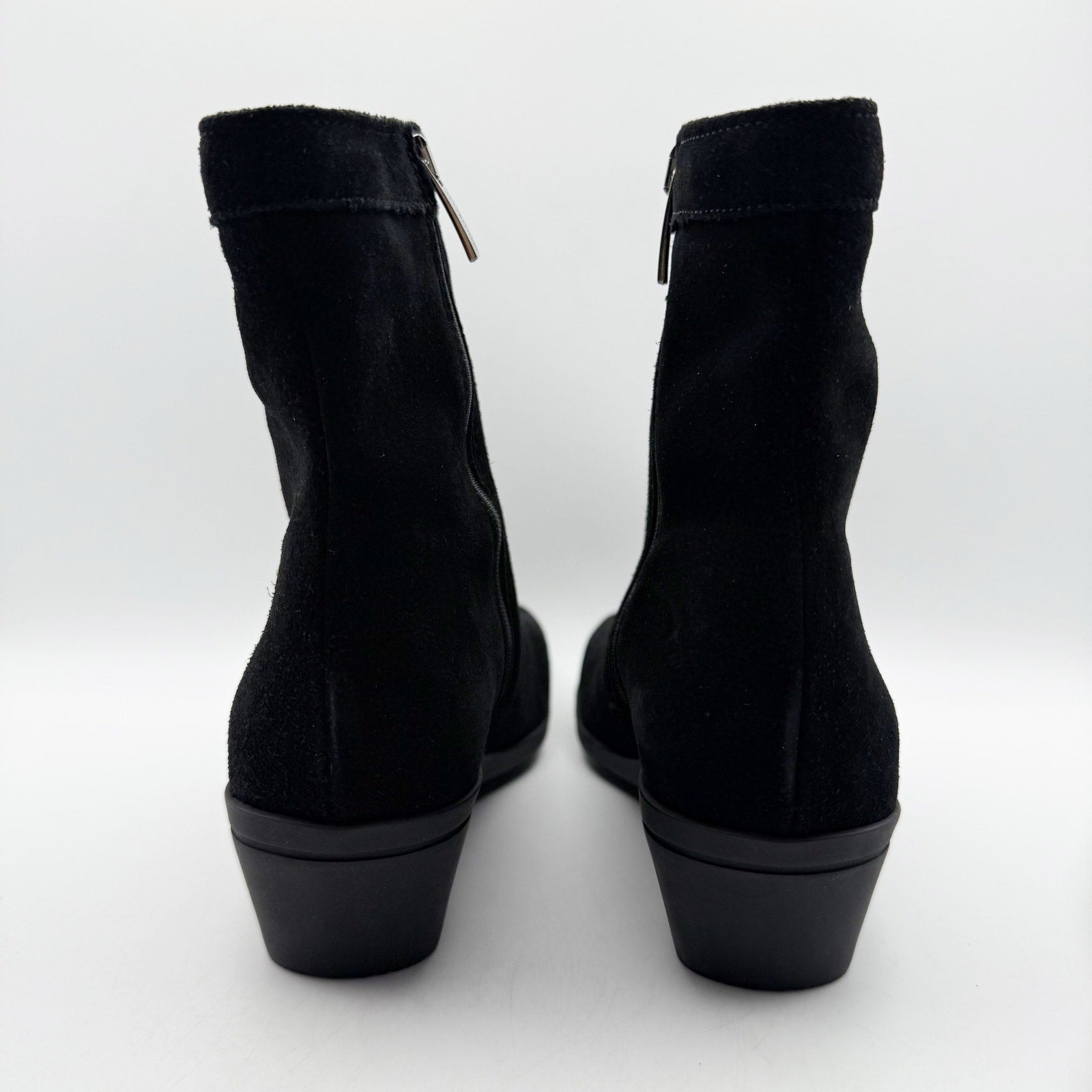 La Canadienne Womens Elizabeth Bootie US 7.5 EU 38 Black Suede Waterproof NWOB