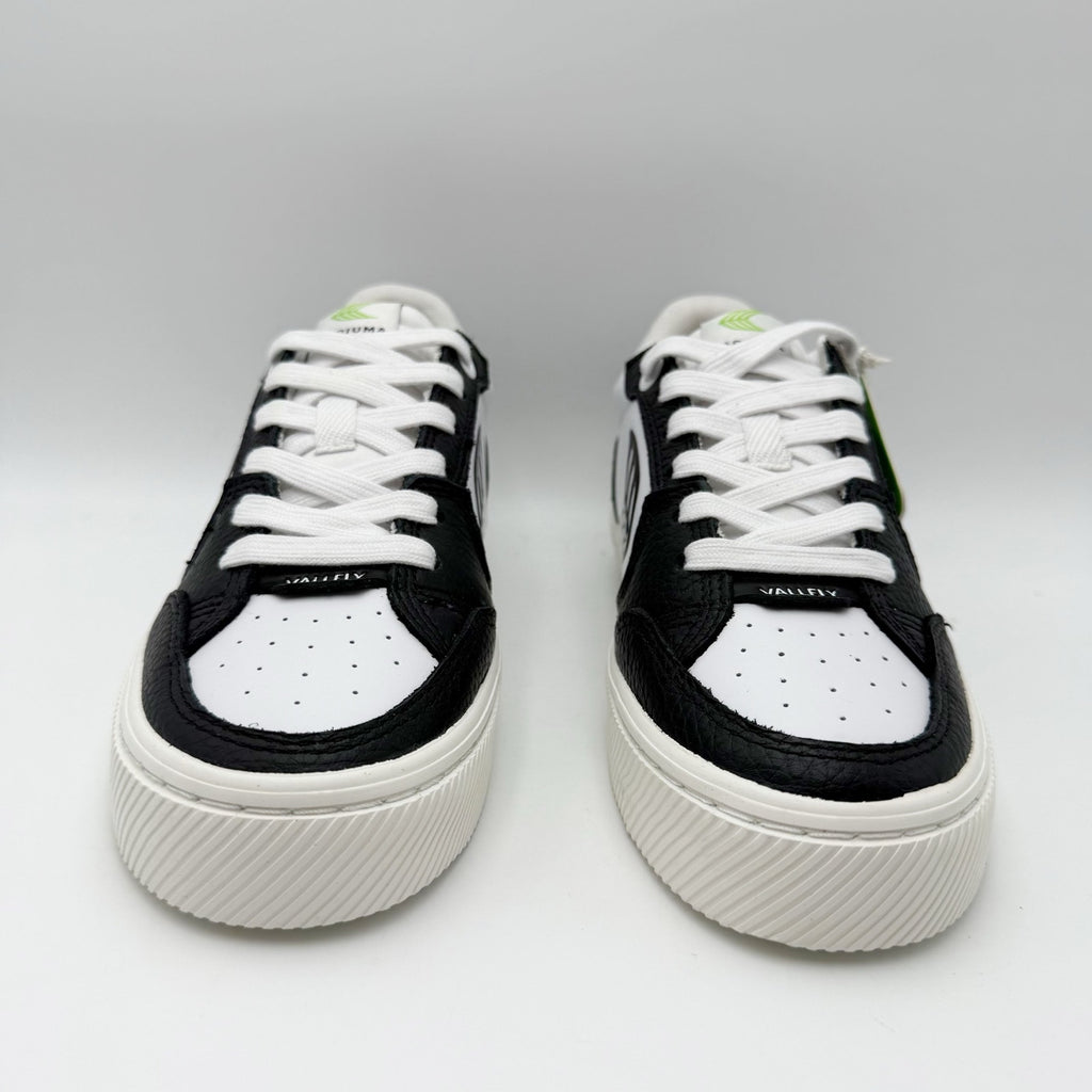 CARIUMA Womens Vallely Low Top Sneakers Size 7 Black White Leather NIB