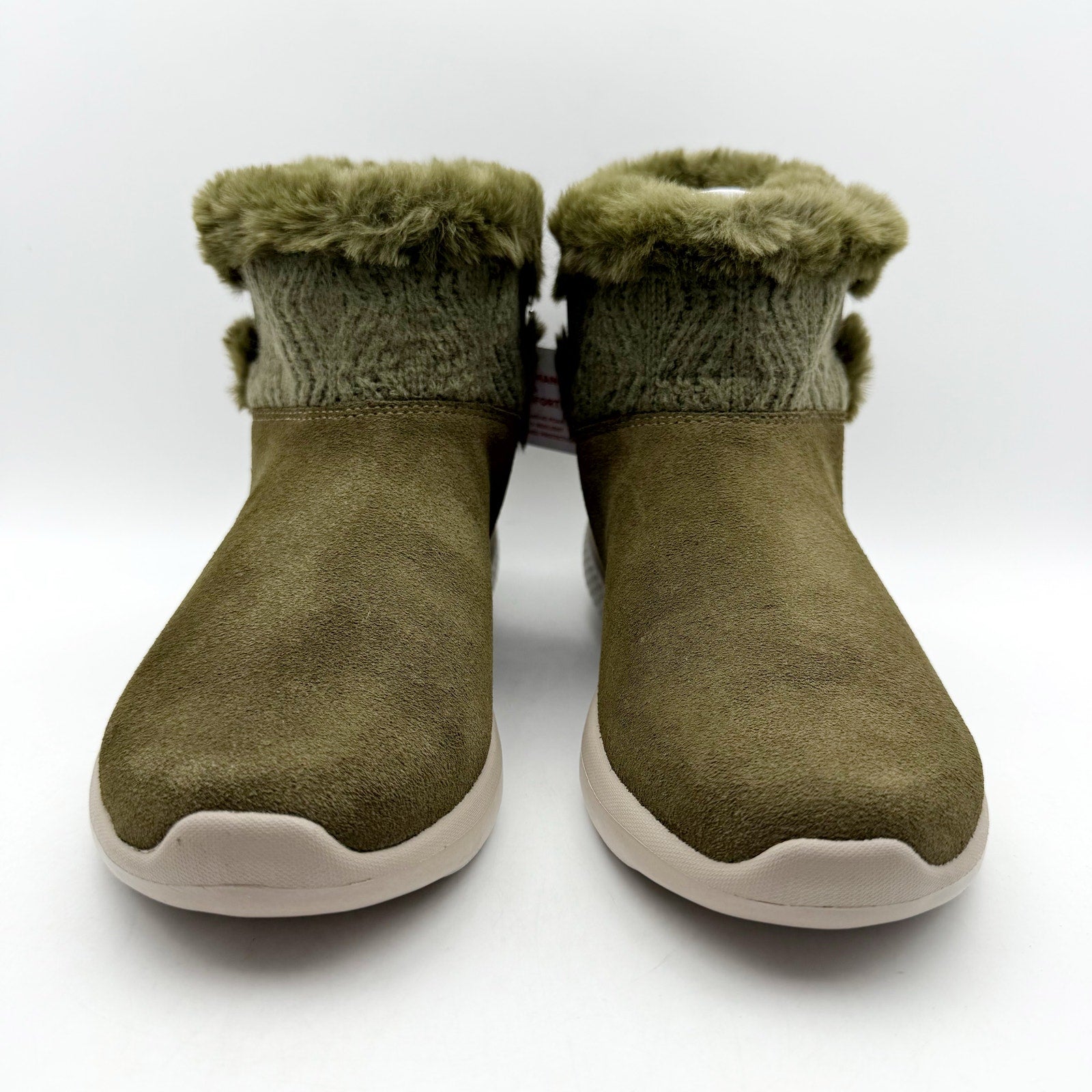 Skechers Womens On The Go City Winter Bootie 9 Wide Green Water Repellent NIB