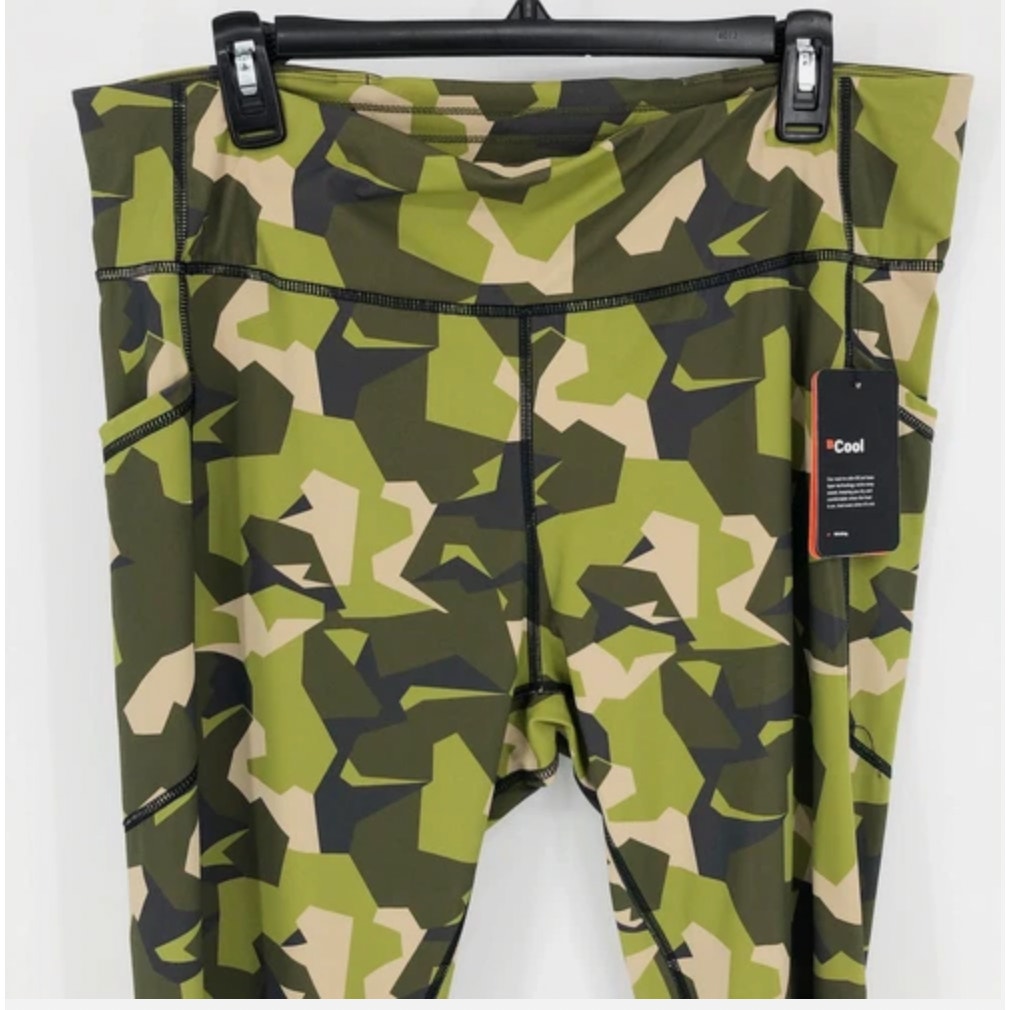 BASS OUTDOOR Womens Rover 7/8 Athletic Leggings Medium Green Camo High Waist NWT