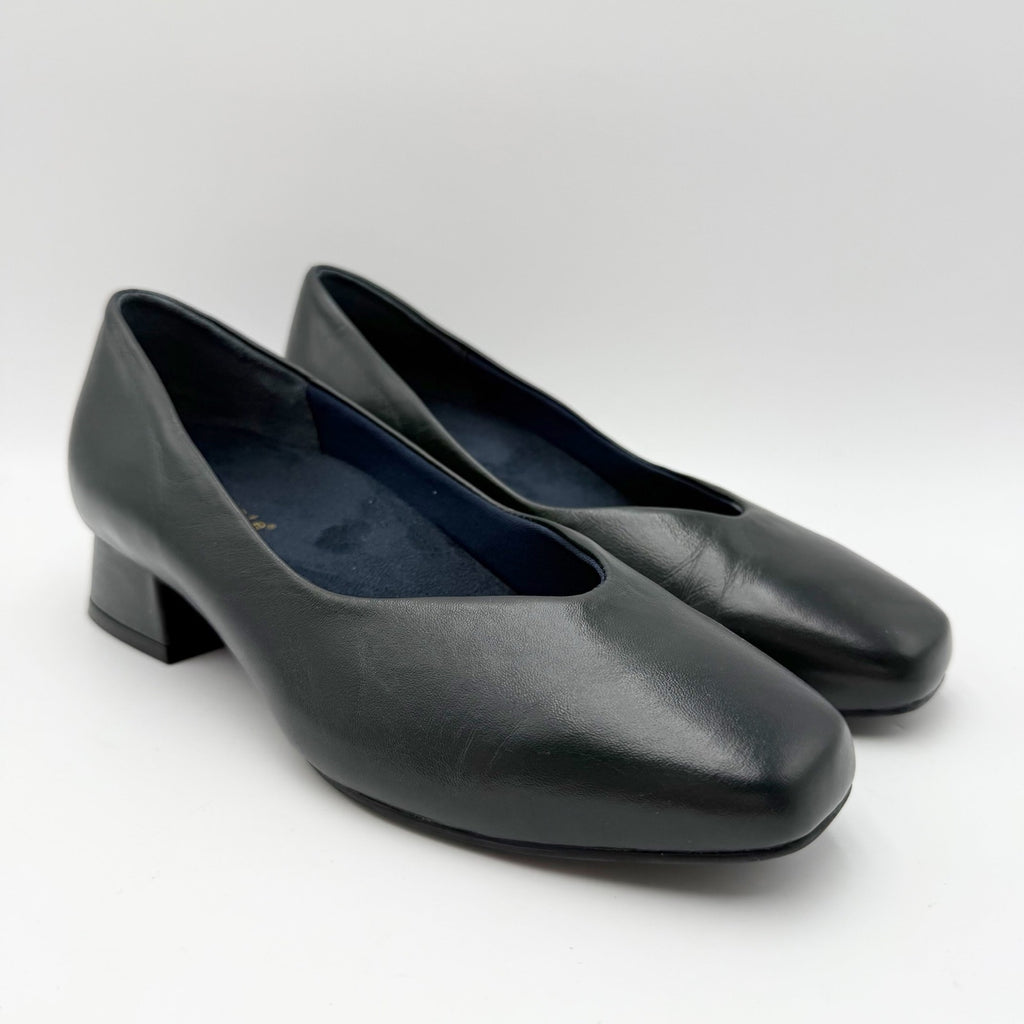 David Tate Womens Freedom Pumps Size 6.5 Wide Navy Blue Leather Heels NWOB