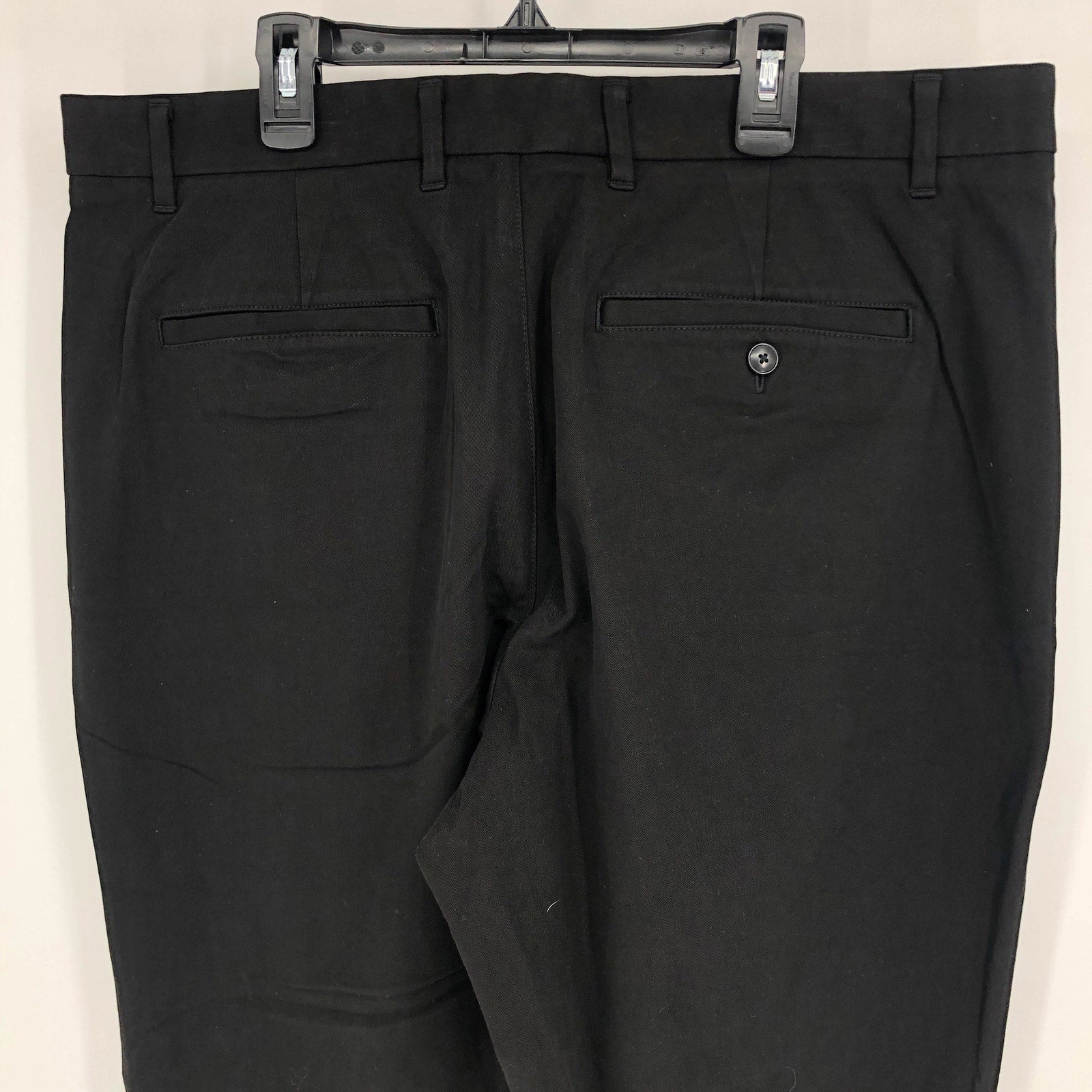 EVERLANE Uniform Mens Performance Chino Pants 36x30 Black Athletic Fit NWT