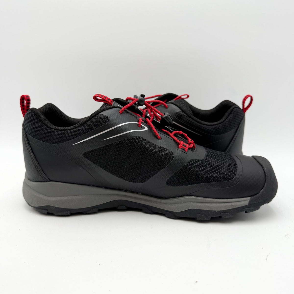 KEEN Big Kids Wanduro Sneakers Size 5 Black Red Waterproof NWOB