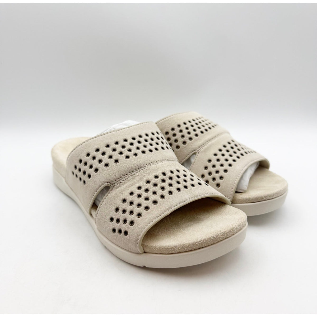 SPENCO Women's Twilight Stud Sandals Size 5.5 WIDE EU 35.5W Cream Slip On NIB