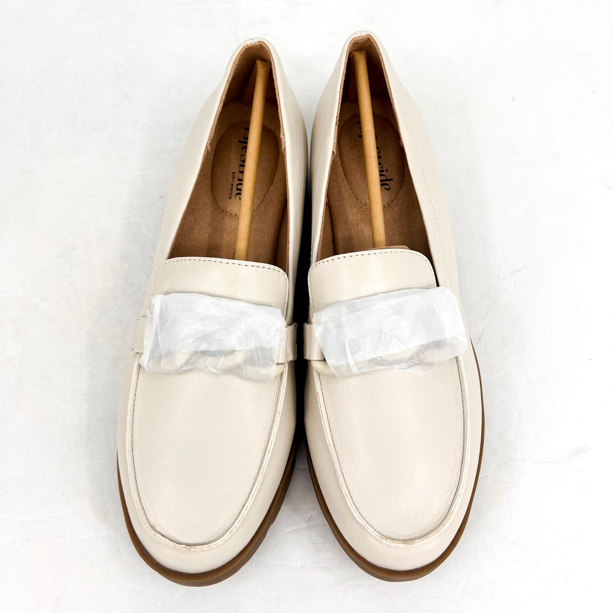 LIFESTRIDE Womens London 2 Lug Sole Loafers Size 9.5M Cream Bone Chain Link NIB