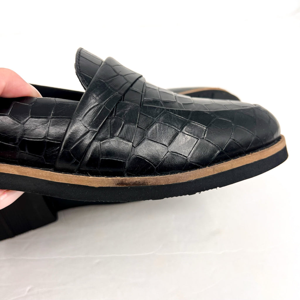 SOFTWALK Women's Walsh Slip On Loafers Size 7.5 NARROW Black Croco Leather NIB