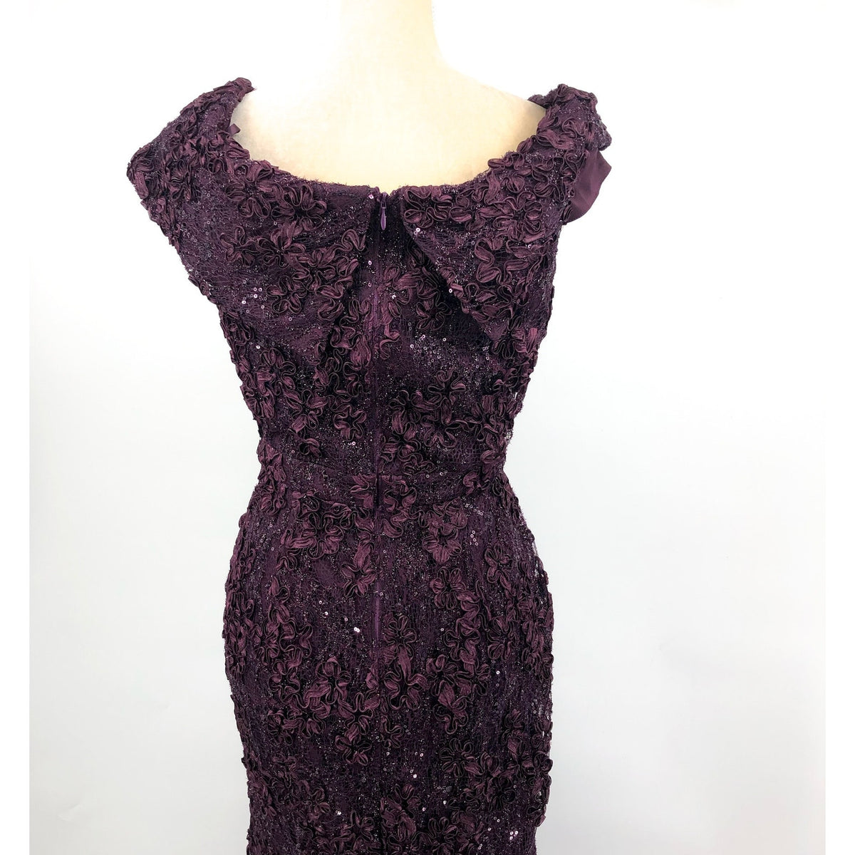 XSCAPE Jill Embroidered Lace Gown Size 12 Purple Off The Shoulder 4618X NWT