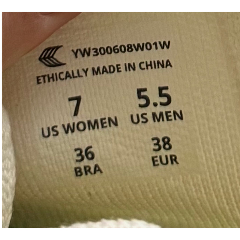 Cariuma Womens IBI Low Sneakers Size 7 Off White Bamboo Knit Casual NIB