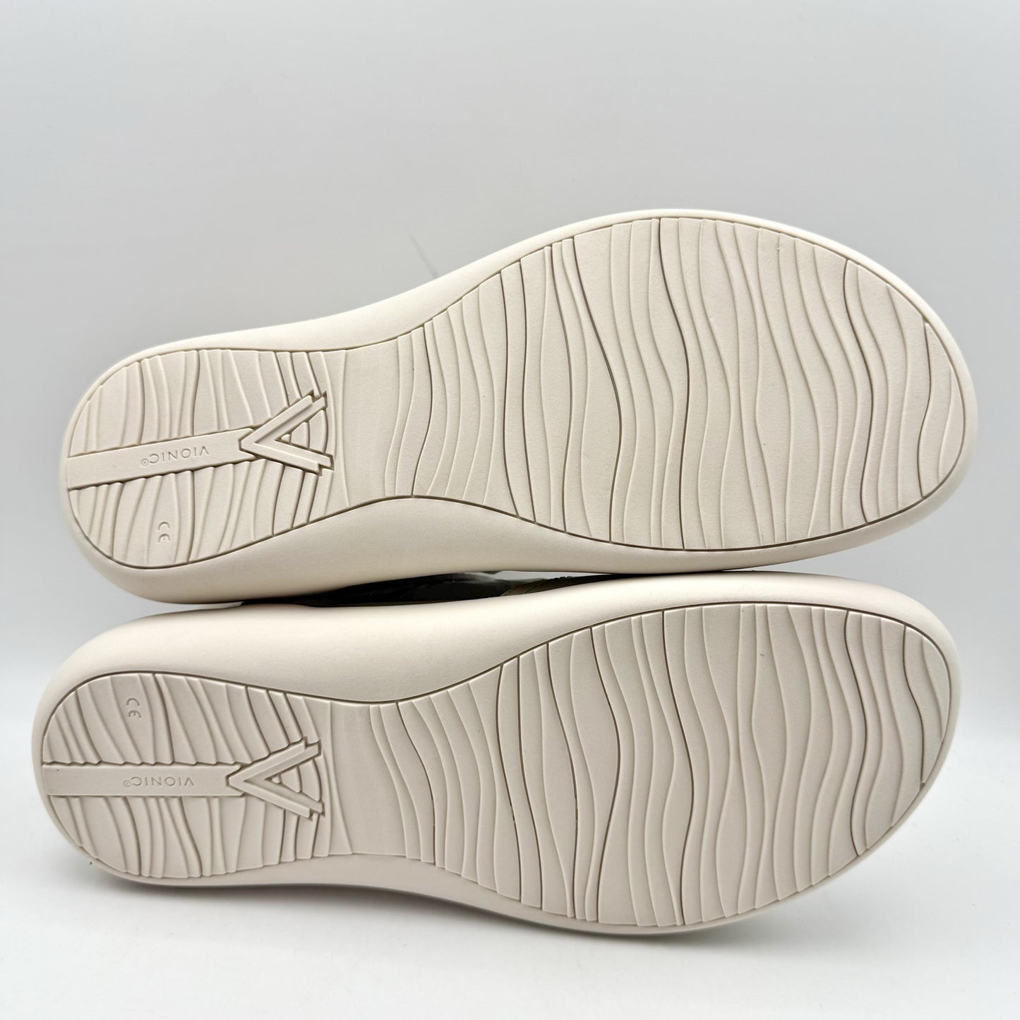 Vionic Womens Awaken Sandals US 8 Wide EU 38.5 White Cream Leather NIB