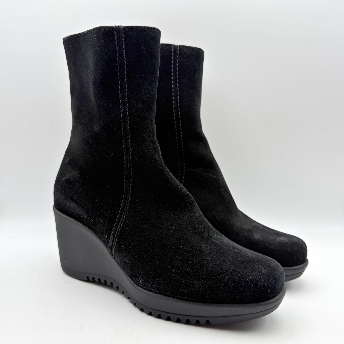 La Canadienne Womens Gavyn Ankle Bootie US 6.5 M Black Suede Waterproof NWOB