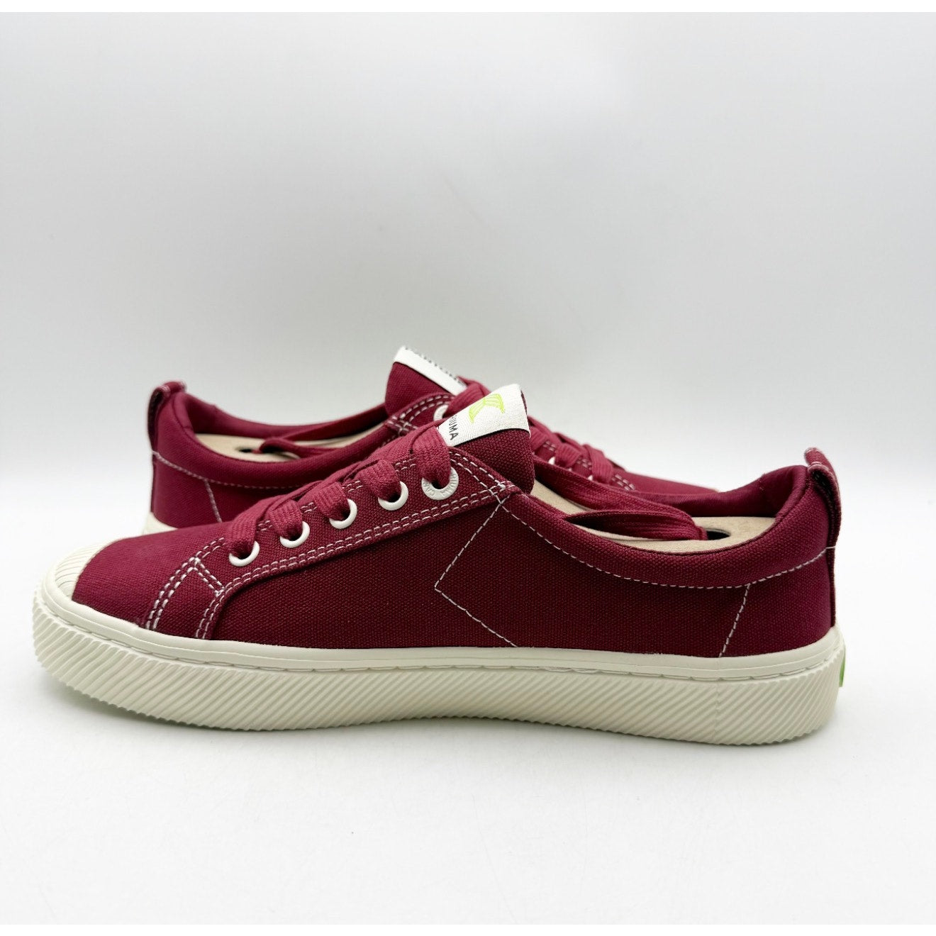 Cariuma OCA Low Canvas Sneakers Womens 9 Mens 7.5 Pantone Ruby Wine Red NIB