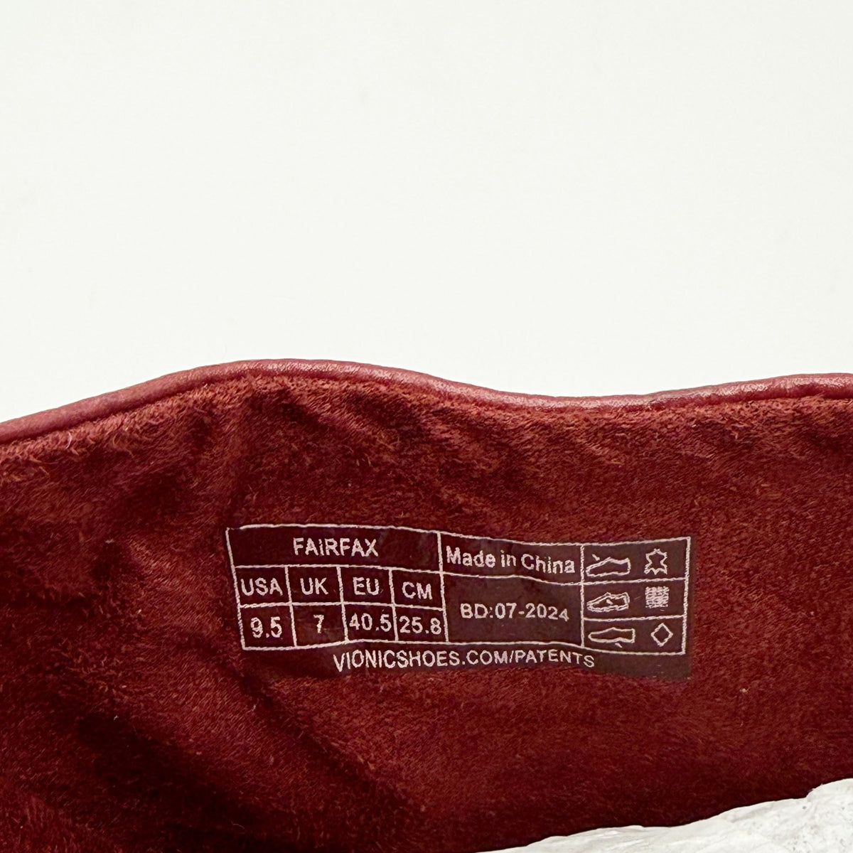 Vionic Womens Fairfax Clogs Size 9.5 M EU 40.5 Red Vegan Leather Slip On NWOB