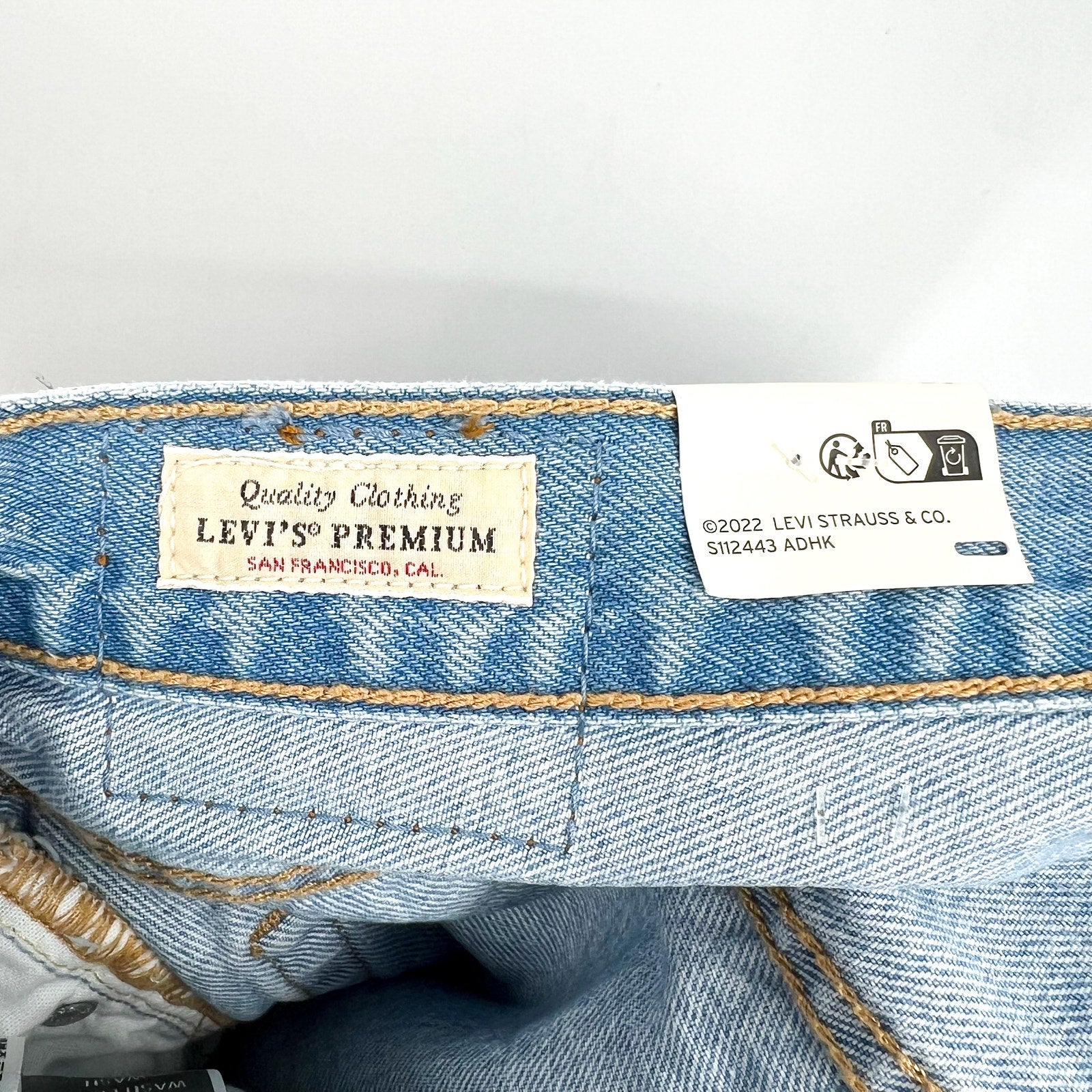 LEVI'S Womens 501 Original Fit Denim Shorts Size 28 US 6 Blue 56327-0086 NWT