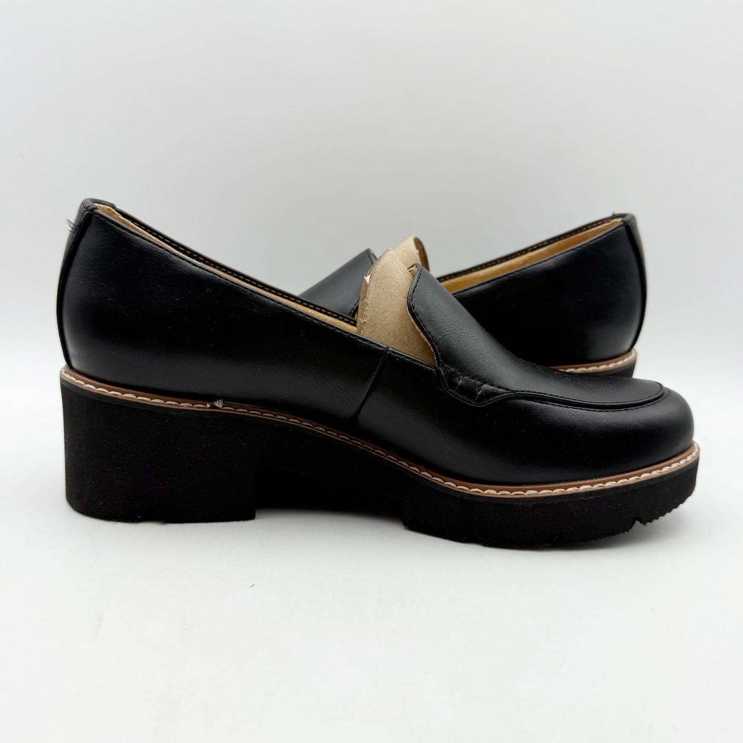 Naturalizer Womens Cabaret Lug Sole Loafers US 8.5 M EU 39 Black Slip On NIB
