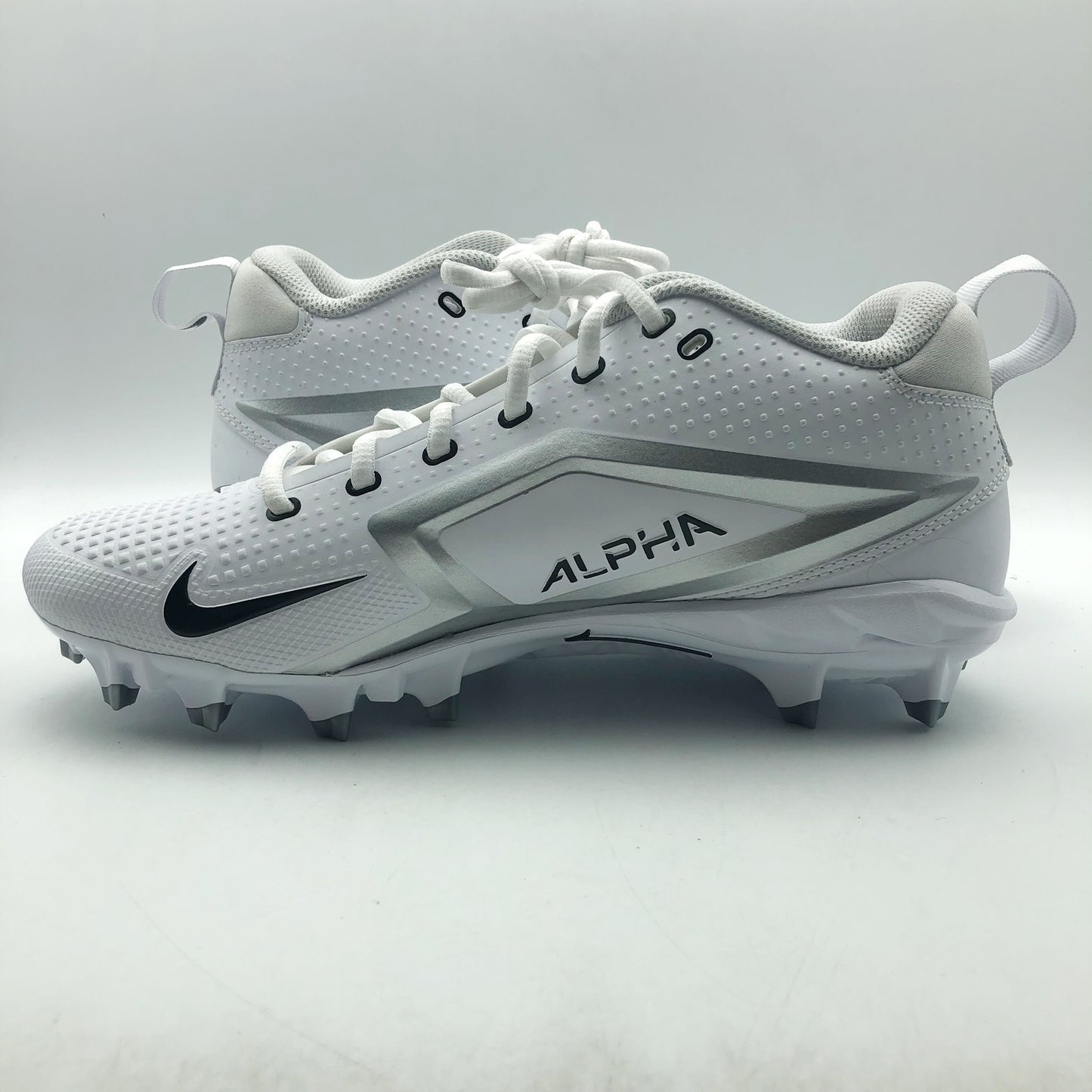 Nike Alpha Menace Mens 4 Varsity Molded Football Cleats 13 White Black NWOB