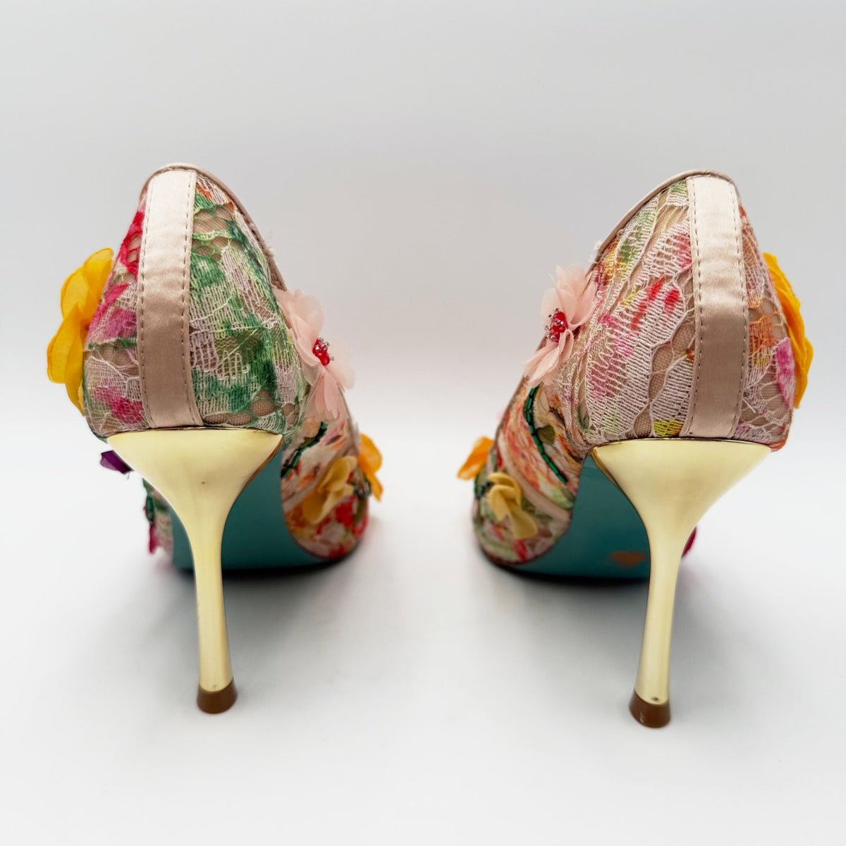 Betsey Johnson Womens Kaley Flower Pumps Size 6 Pink Nude Floral NWOB