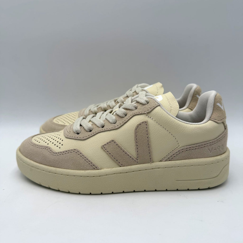 Veja Womens V-90 O.T. Leather Sneakers Size 4 EU 35 Cashew Oat Cream Beige NIB
