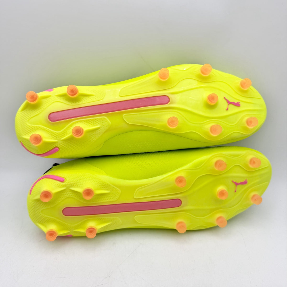 PUMA Mens King Ultimate Soccer Cleats Size 8 EU 40.5 Neon Yellow Athletic NWOB
