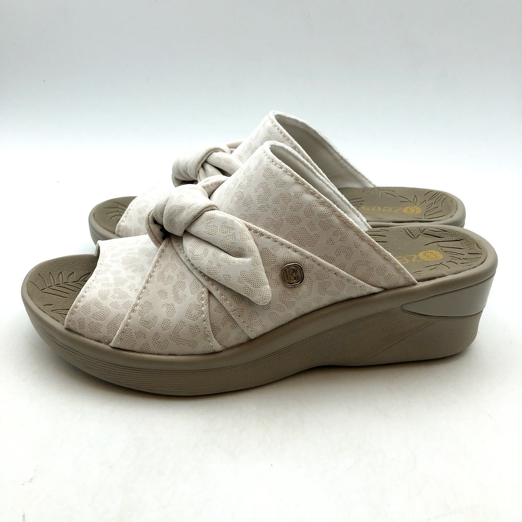 BZEES Womens Smile Comfort Wedge Slide Sandals 6.5 WIDE Cream Cheetah NIB