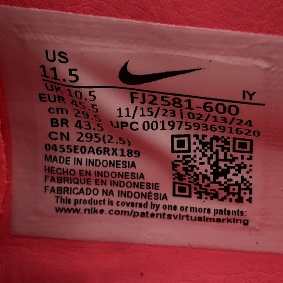 Nike Mens 11.5 Phantom GX II Academy Indoor Court Soccer Shoes Pink FJ2581 NWOB