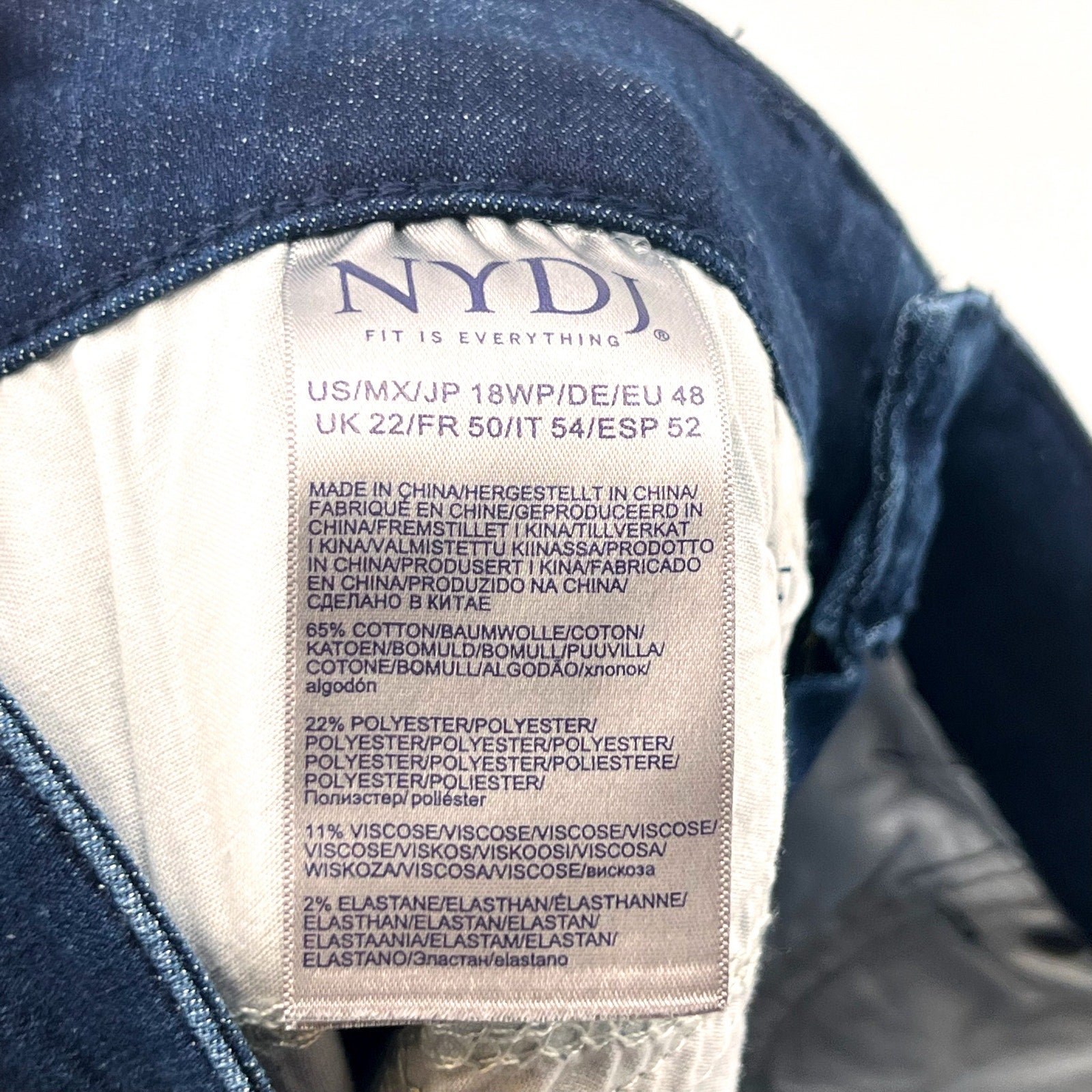 NYDJ Womens Ella Denim Shorts Size 18W PETITE Dark Blue Arise 8" Inseam NWT