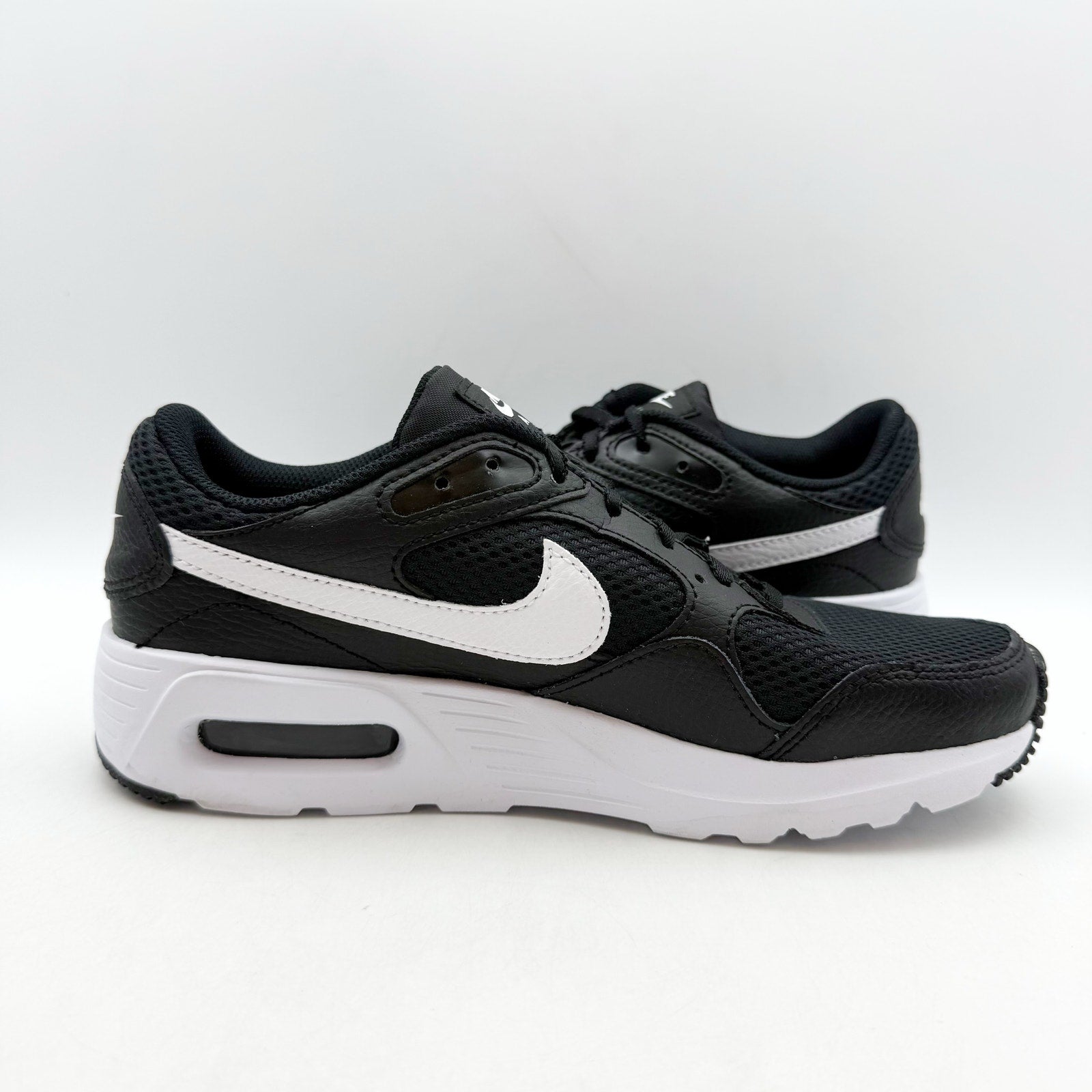 Nike Womens Air Max SC Sneakers US 7 EU 38 Black White Athletic NWOB