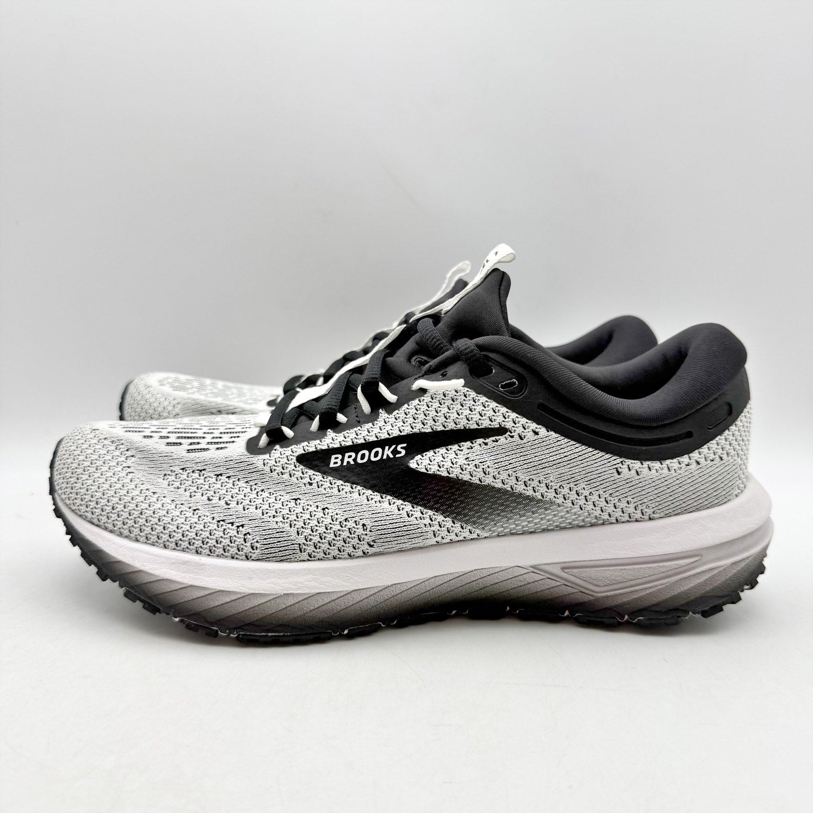 Brooks Womens Revel 7 Running Shoes US 7.5 M EU 38.5 Grey Black Athletic NWOB