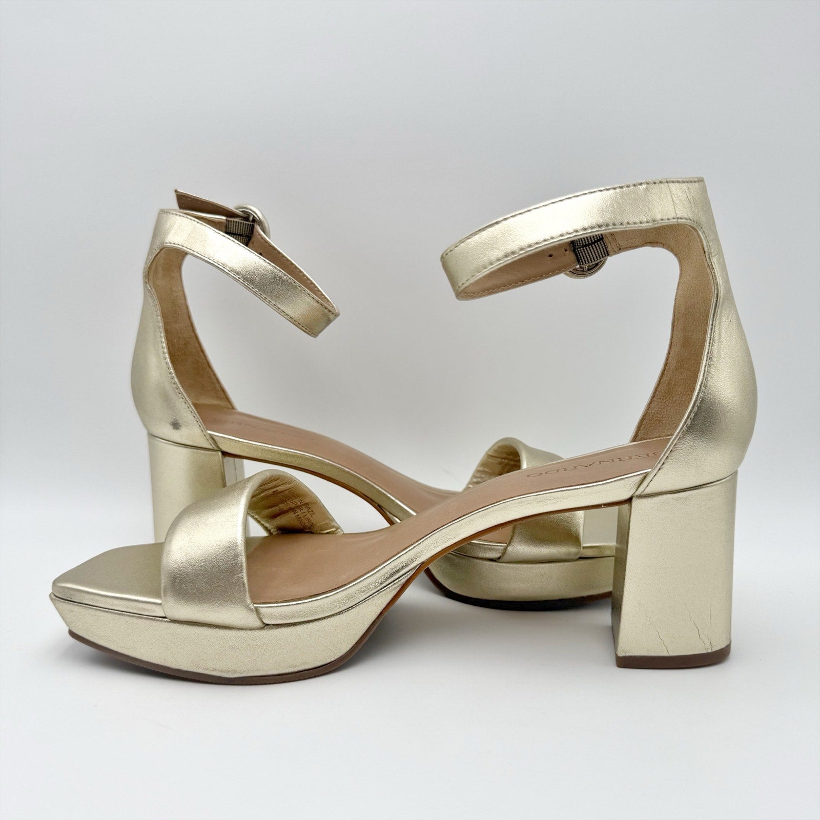 Bernardo Womens Carla Heeled Sandals Size 9.5 Champagne Leather Ankle Strap NWOB