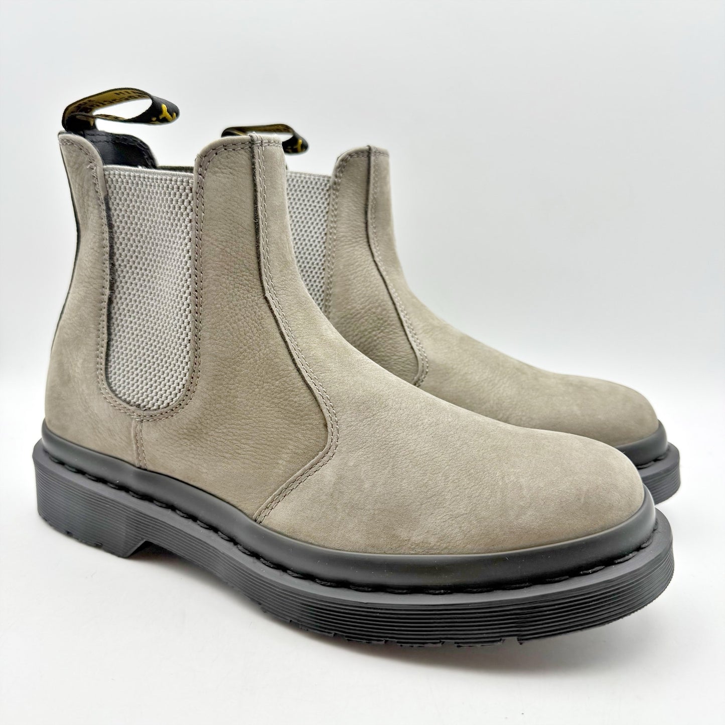 Dr. Martens Womens 2976 Chelsea Boots EU 41 US 9 Taupe Grey Leather NIB