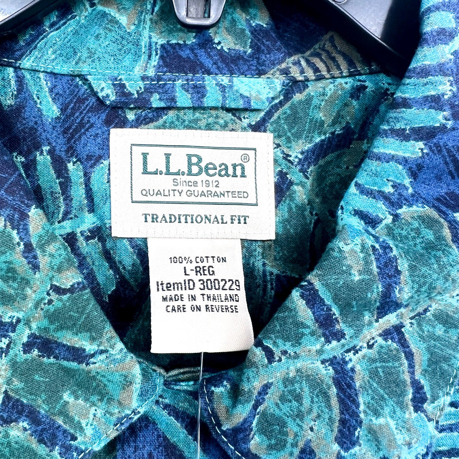 L.L BEAN Mens Tropics Print Short-Sleeve Casual Shirt Large Blue Green NWT