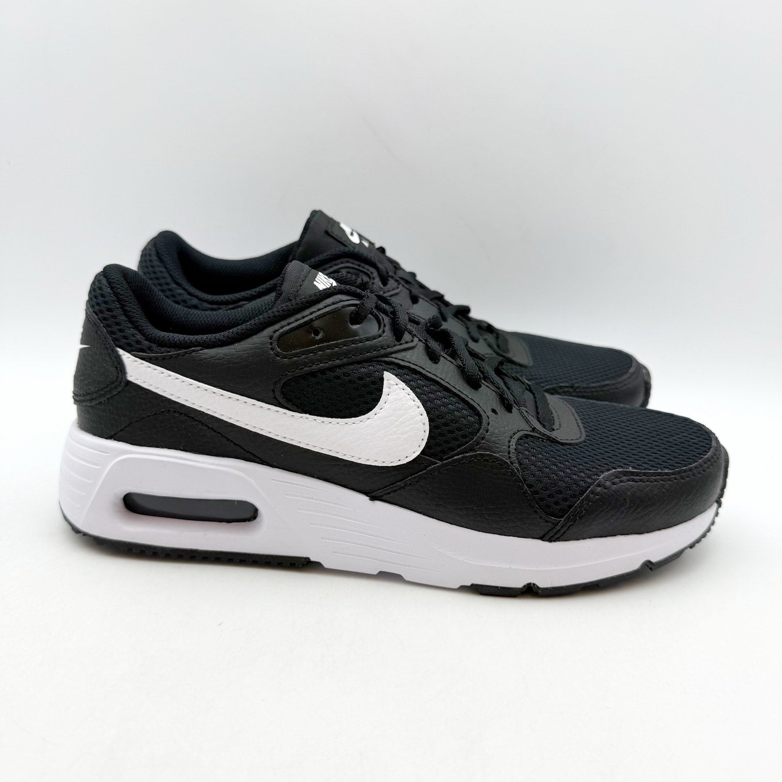 Nike Womens Air Max SC Sneakers US 7 EU 38 Black White Athletic NWOB