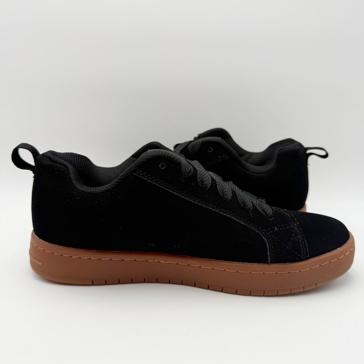 DC Mens Court Graffik Skate Sneakers Size 8 EU 40.5 Black Gum Suede NWOB