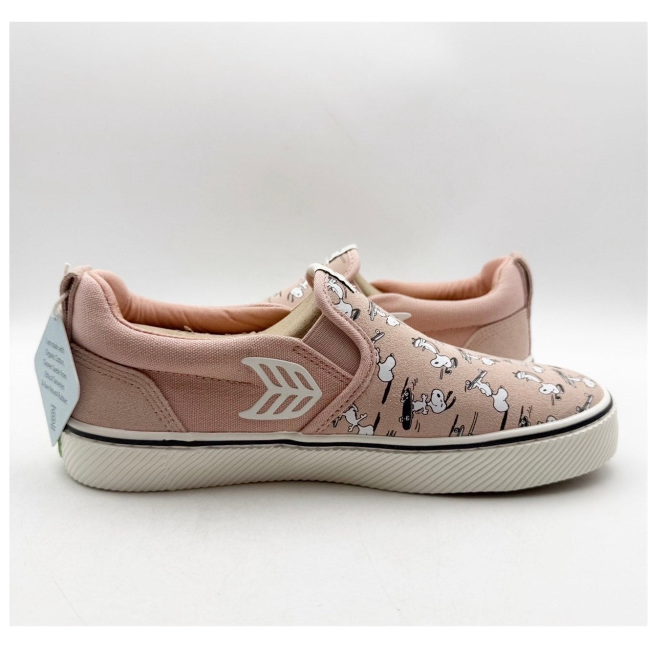 Cariuma Womens Peanuts Pro Skate Slip On Sneakers US 7.5 Pink Suede Canvas NIB
